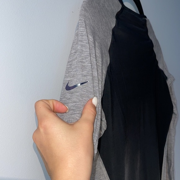 NIKE Gray & Black Mesh Back DriFit Long Sleeve Top Size: M - Picture 4 of 7